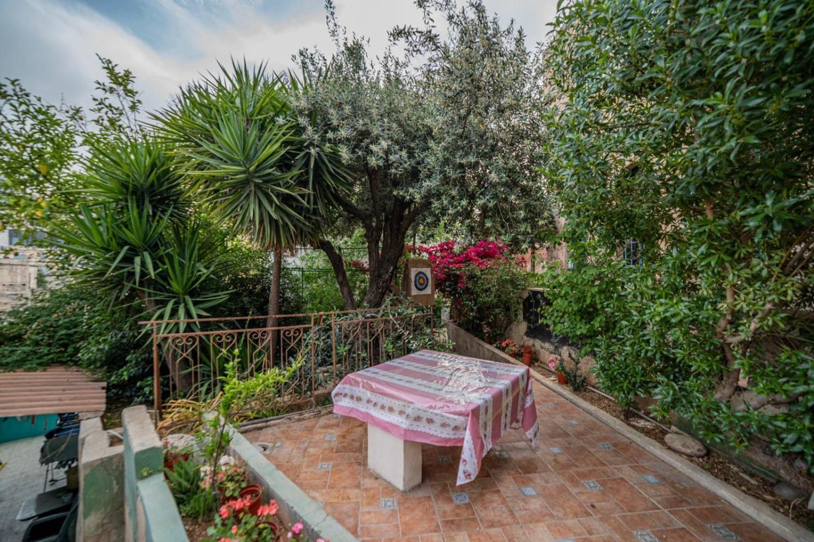Central House With Beautiful Garden Amã Exterior foto